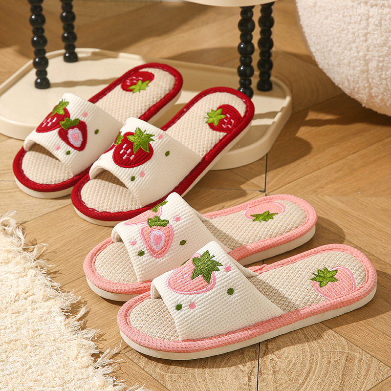 Home Textile - Damskie kapcie lniane w truskawkowy wzór,
